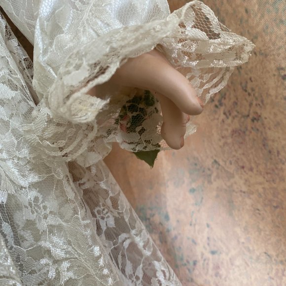 RARE 📌 RUSTIE "MONICA" A RED HAIR PORCELAIN DOLL WHITE DRESS GEMS #352 - Picture 8 of 16